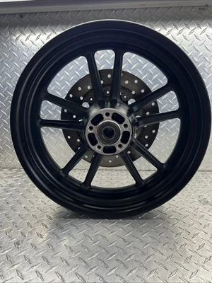 Llanta trasera Harley Dyna Super Glide 07 OEM 17x4,5 Foto 1 de 4