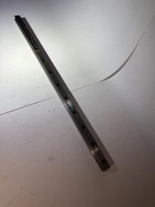 Rail linéaire Tsubaki 25 mm de long 710 mm. De machine en état de marche. - Photo 1/3