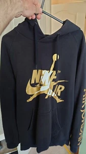 sudadera con capucha nike air jordan talla M color negro/dorado muy buen estado - Imagen 1 de 4