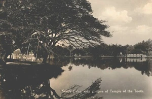 Sri Lanka Ceylon Kandy See mit Blick auf Zahntempel RPPC B96 - Bild 1 von 2
