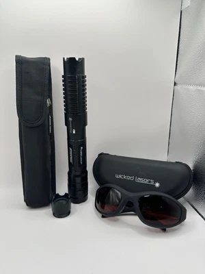 Offizielle Wicked Lasers Arctic Spyder III mit offizieller Brille und Etui - Bild 1 von 4