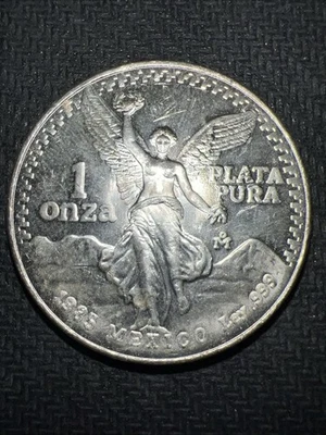 1985 Mexican Libertad 1 Onza Plata Pura 1 Troy Oz .999 Fine Silver Coin - Image 1 of 3