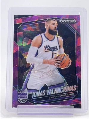 JONAS VALANCIUNAS 2024-25 PANINI PRIZM BLACK PURPLE ICE KINGS B /149 Q4193 - Image 1 of 2