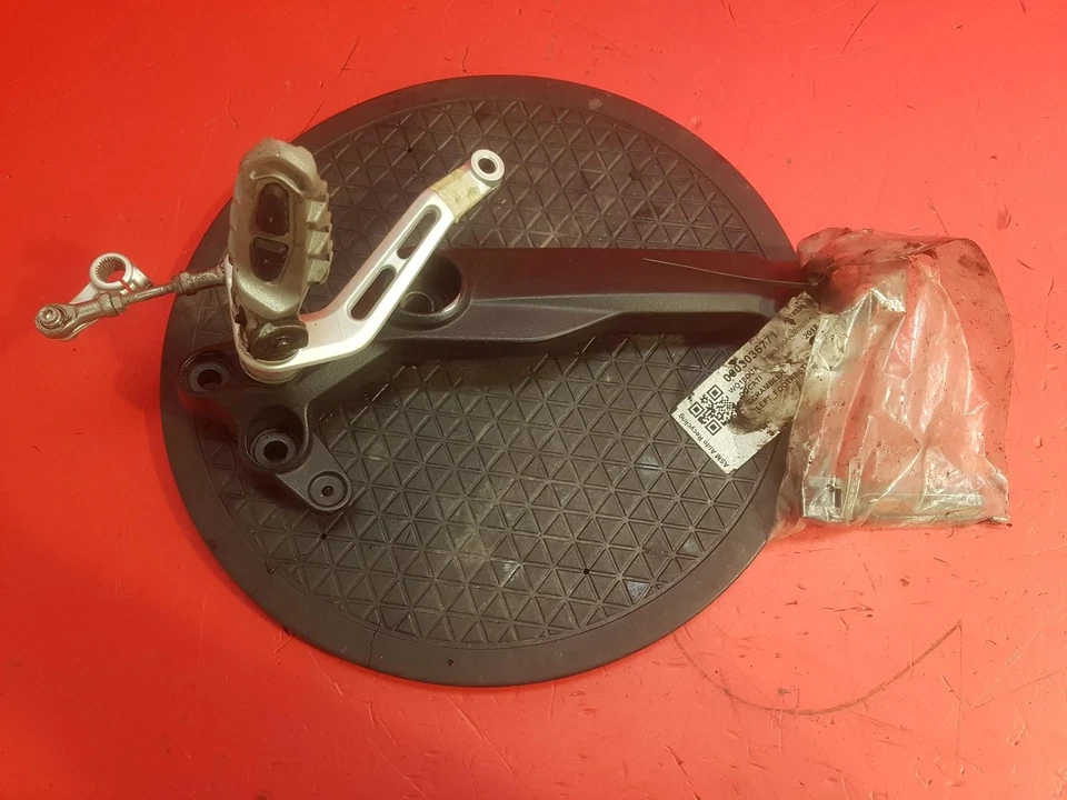 DUCATI SCRAMBLER FOOTREST LEFT 2018 - Imagem 1 de 4
