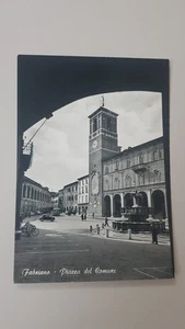 CARTOLINA FABRIANO PIAZZA DEL COMUNE 1971 FG VG - Foto 1 di 1