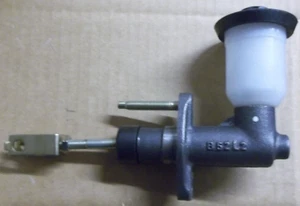 Clutch Master Cylinder - LPR 31410-12072 fits Toyota Corolla, 80-82 - Picture 1 of 2