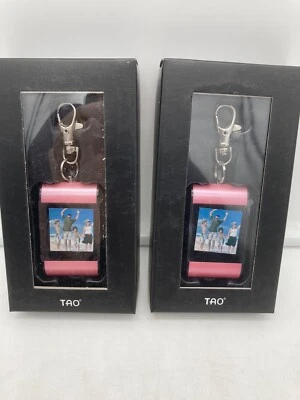 NEW TAO 2-pack Set 1.5" PINK Digital Photo Frame Keychain - Image 1 of 4