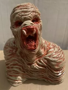 2017 Diamond Select Toys Fox X-files Flukeman Bust Bank Super Rare Season 1 - Picture 1 of 4