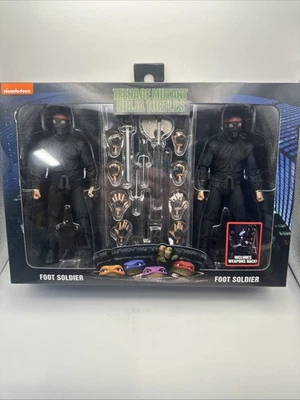 NECA TMNT 电影沃尔玛步兵 7 英寸可动人偶 — 第 1/2 张图片