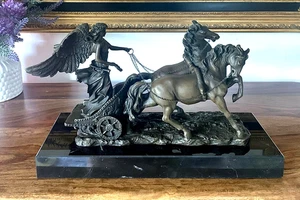 Bronzeskulptur Siegesgöttin Victoria im Streitwagen Bronze Figur Siegesengel Neu - Bild 1 von 8