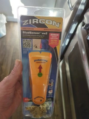 Zircon Studsensor WM5 Edge Finding Stud Finder W/ Picture Hanging Kit Brand New - Image 1 of 4