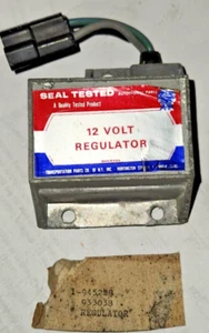 Regulador de voltaje NOS 945228 61-73 JEEP - Imagen 1 de 5