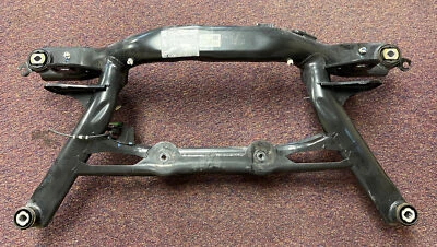 AUDI Q3 2019 2022 AWD subchasis trasero OEM 5Q0505235J Foto 1 de 4