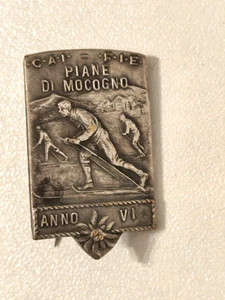 CAI FIE distintivo Piane di Mocogno ANNO VI sciatori edelweiss vintage alpino - Foto 1 di 3