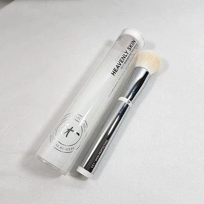 IT Cosmetics Heavenly Skin CC+ Skin-Perfecting Brush #702 Retail $49 - Image 1 of 4