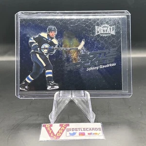 22/23 NHL Metal Universe - JOHNNY GAUDREAU BOTTLE ROCKETS #BR-8 Columbus - Foto 1 di 3
