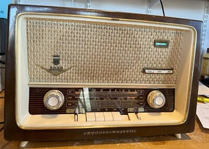 Vintage 1959 Grundig 2028U tube radio, electronics restored, sounds good! - Picture 1 of 7