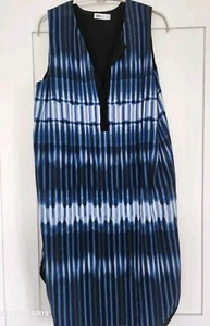 VINCE Sleeveless Silk Lined Very Flattering Sheath-Blue Geometric Pattern EUC L - Picture 1 of 5