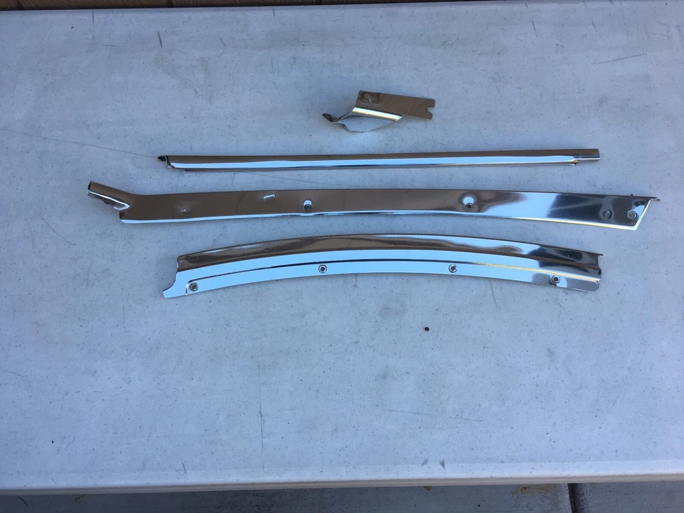 Cadillac 1977-1984 sedán Deville marco de apertura de puerta moldura pasajero delantero Foto 1 de 4