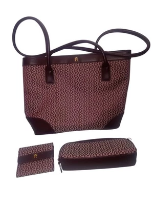 Bolso de Hombro y Accesorios Etienne Aigner Borgoña Marrón Logo Tela Hecho por el Hombre Foto 1 de 4