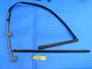 ACURA TL DOOR WINDOW CHANNEL WEATHERSTRIP RIGHT FRONT 2006 2007 2008 OEM - Picture 1 of 6