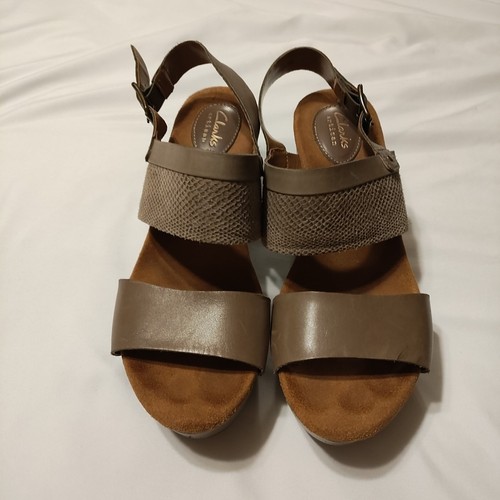 CLARKS Sandali donna con zeppa Clark's taglia 9 colore cammello