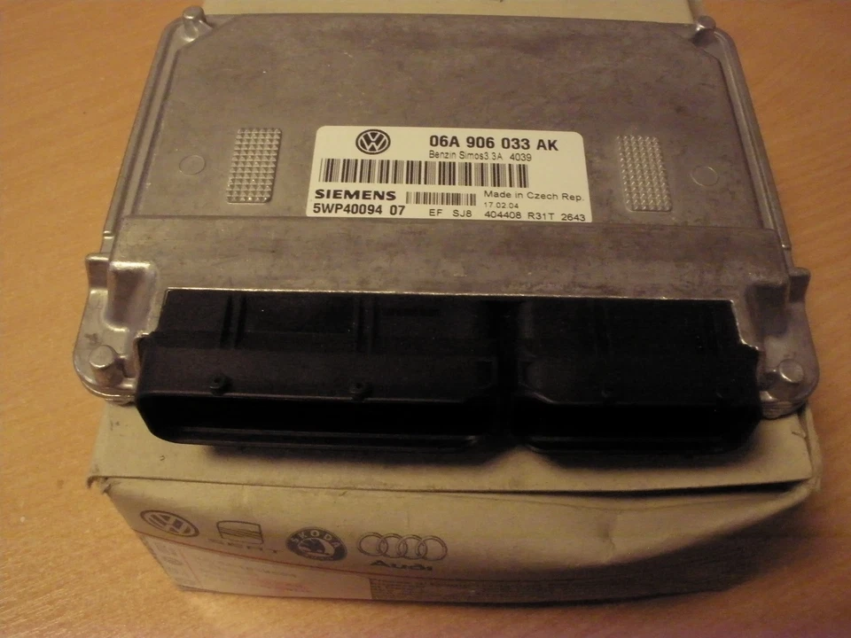 Brand New Genuine ECU New Beetle 1.6 AYD engine 2000-05 06A906033AK 5WP40094 - Image 1 of 1