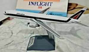 Alitalia Boeing B767-300 I-DEIG - Scala 1:200 - InFlight 200 IF763AZ0531 - Foto 1 di 11