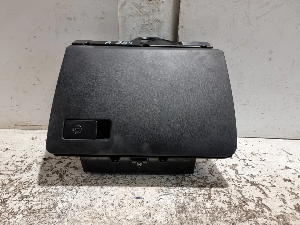 Оригинальный внутренний перчаточный ящик для хранения Volkswagen Passat 2008 B6 3C2857097at - Изображение 1 из 4