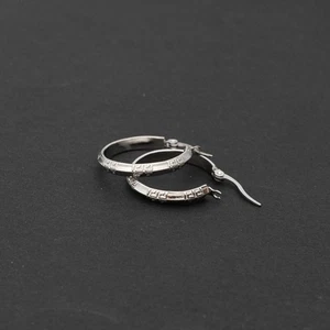 Orecchini creoli da donna in acciaio inox colore argento ornamenti greci - Foto 1 di 4