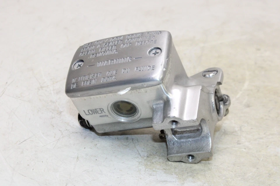 2009 KAWASAKI VULCAN 900 VN900D CLASSIC LT OEM FRONT BRAKE MASTER CYLINDER - Image 1 of 4