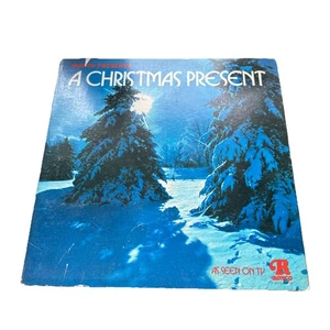 Ronco Presents - A Christmas Present/ Aretha Franklin …12” LP Vinyl 1973 - Picture 1 of 6