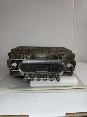 Radio de coche Ford 1949 Deluxe/Personalizada AM PB 6V modelo 8MF980 9ZF FoMoCo (leer descripción) Foto 1 de 4