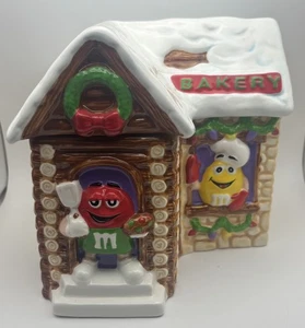 M&M Ceramic Christmas Bakery House Cookie/Candy Jar Galerie 2003 Vintage - Picture 1 of 11