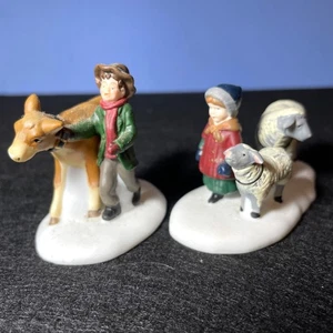 Dept 56 Pezzi Villaggio di Natale Bambini con Animali della Fattoria Mucca Pecora Lotto di 2 - Foto 1 di 8
