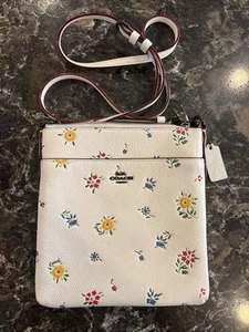 COACH Kitt Messenger Crossbody Cream With Wildflower Print ~ ((BEAUTY!!)) ~ - Picture 1 of 6