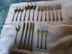 Wallace TIARA Besteck 21-teiliges Geschirrset 18/8 glänzend gerippt Edelstahl ZUSATZSET - Bild 1 von 8