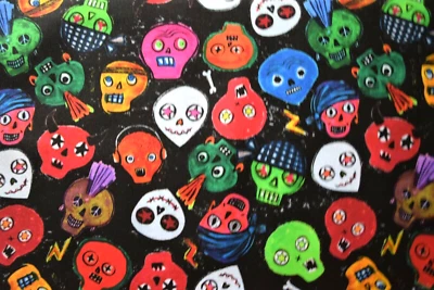 Tecido de algodão Dear Stella Bone to be Wild Crazy Skulls Halloween por 1/4 jarda - Imagem 1 de 2