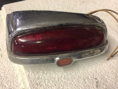 Корпус левого заднего фонаря 1949-50 Kaiser в сборе - Изображение 1 из 4