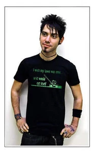 Camiseta divertida escena y sátira "I Wish My Lawn Was Emo" - Imagen 1 de 20