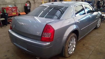 (LOCAL PICKUP ONLY) Passenger Right Front Door Fits 05-10 300 6836258 Foto 1 de 4