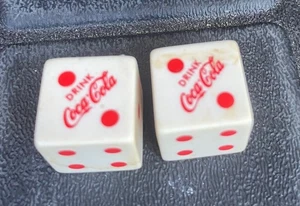 Rare Drink Coca-Cola Coke Würfel Set Schriftzug Oberfläche Pips 5/8 Zoll - Bild 1 von 6