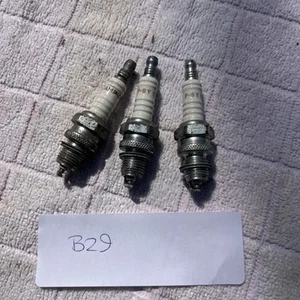 3 X Vintage Spark Plugs P-8Y CHAMPION old Car Enthusiast? ( B29) - Picture 1 of 4