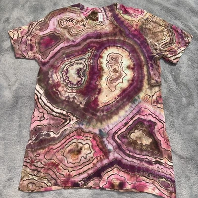Camiseta Geode Tie Dye personalizada média unissex gola redonda manga curta lona Bella - Imagem 1 de 4