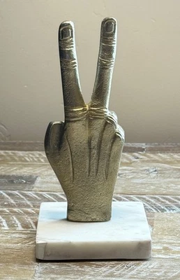 Signo de la Paz Escultura de Mano Tono Dorado Metal Mano Sobre Piedra Base, 8" Alto Foto 1 de 4