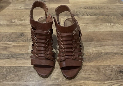 Sandalia para mujer Rampage marrón con tiras tacones altos talla 8,5 Foto 1 de 4