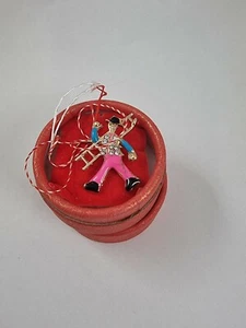 Martisor Cosar Märzchen Breloque Pendentif Comme Ramoneur en Métal Rose - Imagen 1 de 3