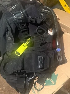 Sea Quest Dive Gear - Picture 1 of 8