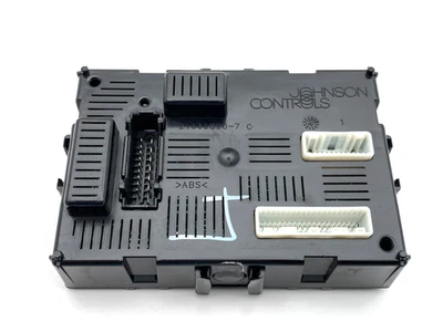 Centralina BCM L2R centrale elettrica 8200652284 Renault Clio III - Immagine 1 di 3