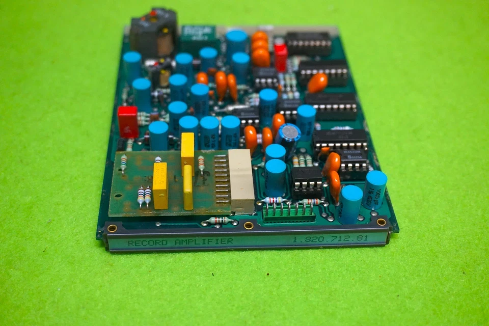 PLATTENVERSTÄRKER 1.820.712.81 - Studer A810 - Bild 1 von 1